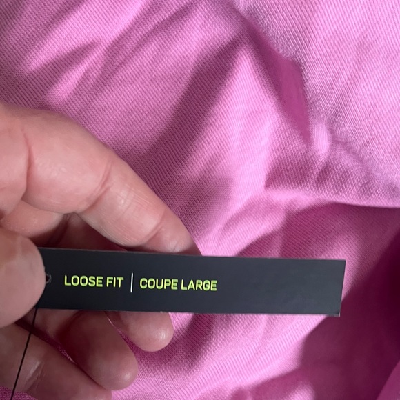 Nike Medium NWT Women's Vibrant Pink Crewneck Sweatshirt - Picture 3 of 4